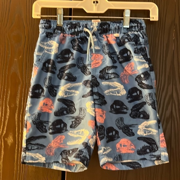 Cat & Jack boy’s swim trunks. Dinosaur skulls. Size Medium. - Picture 1 of 7